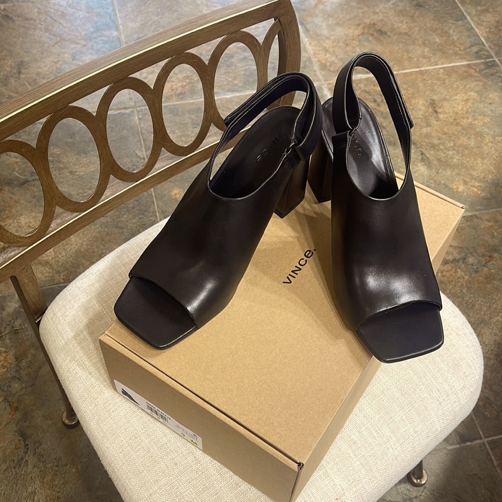 SOLD!  Vince NIARA, black leather